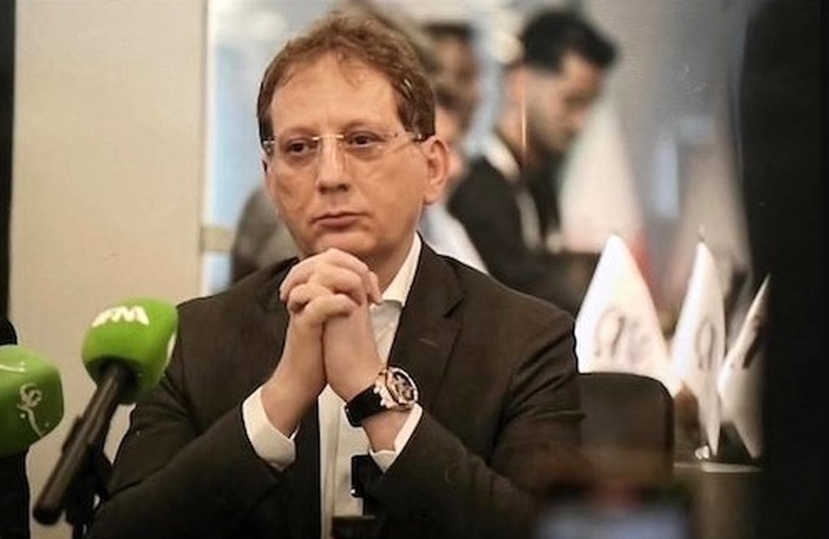 بابک زنجانی با ساعت ۲۶ میلیاردی اش خبرساز شد | قیمت نجومی و الماس‌کاری رویایی ! + عکس