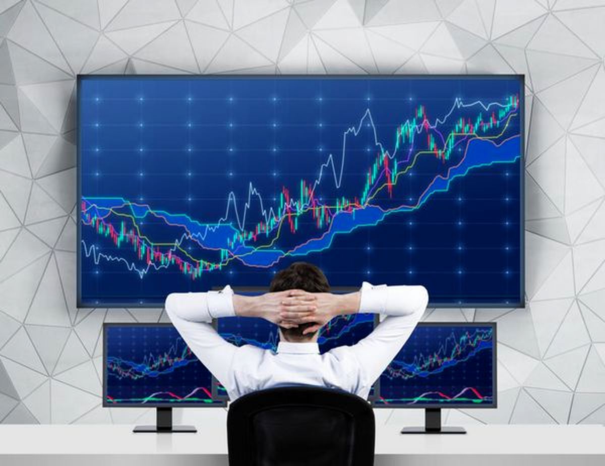 آموزش شارژ در  انواع حساب ها به همراه تقویم اقتصادی در بروکر آمارکتس