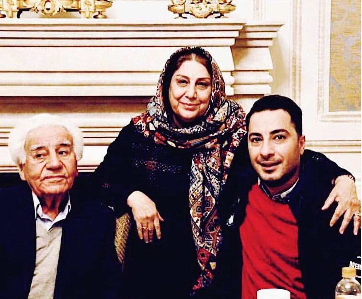  عکس دیده نشده نوید محمد زاده و خانواده اش